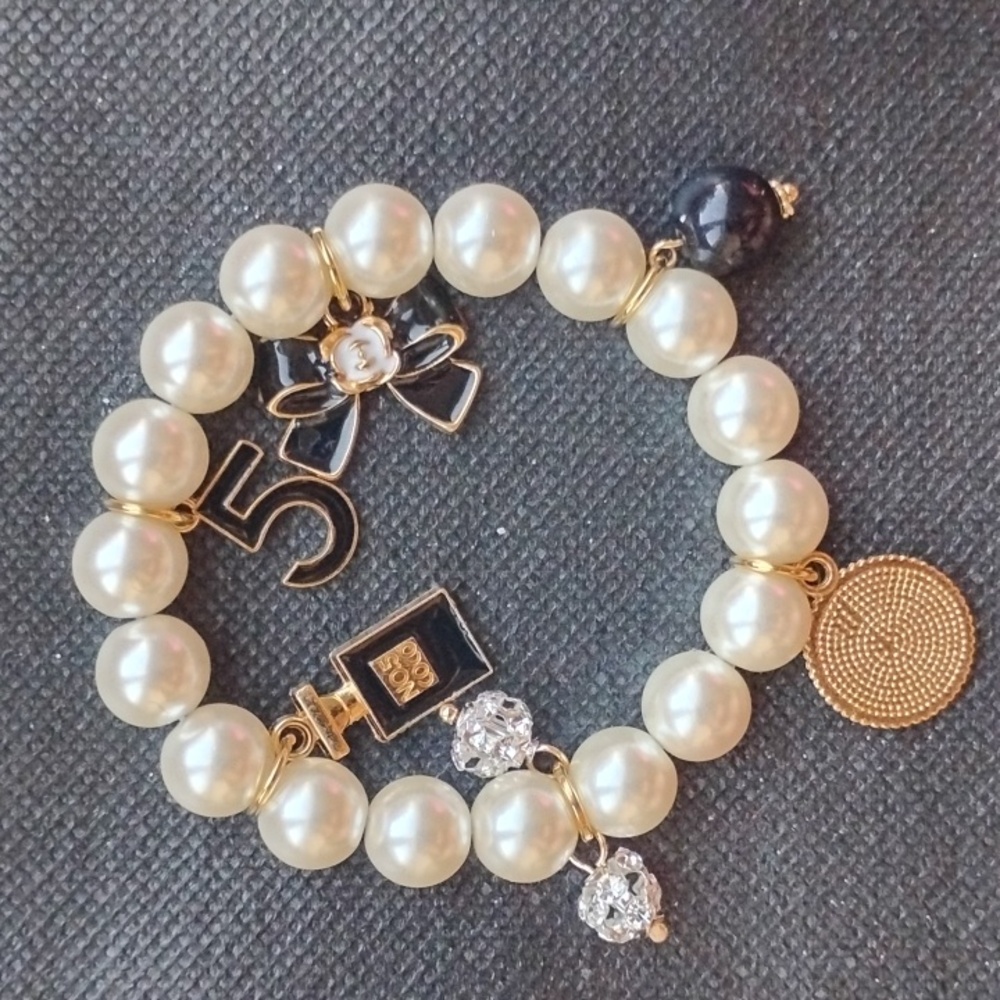 Elegant Pearl Charm Bracelet - Picture 2 of 5